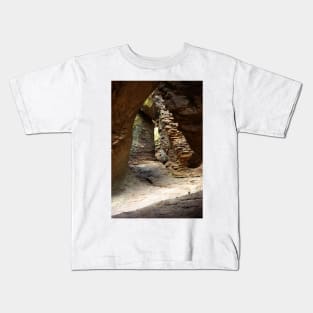 Rock Chamber ~ Echo Canyon, Chiricahua National Monument, Chiricahua Mountains, Arizona, USA Kids T-Shirt